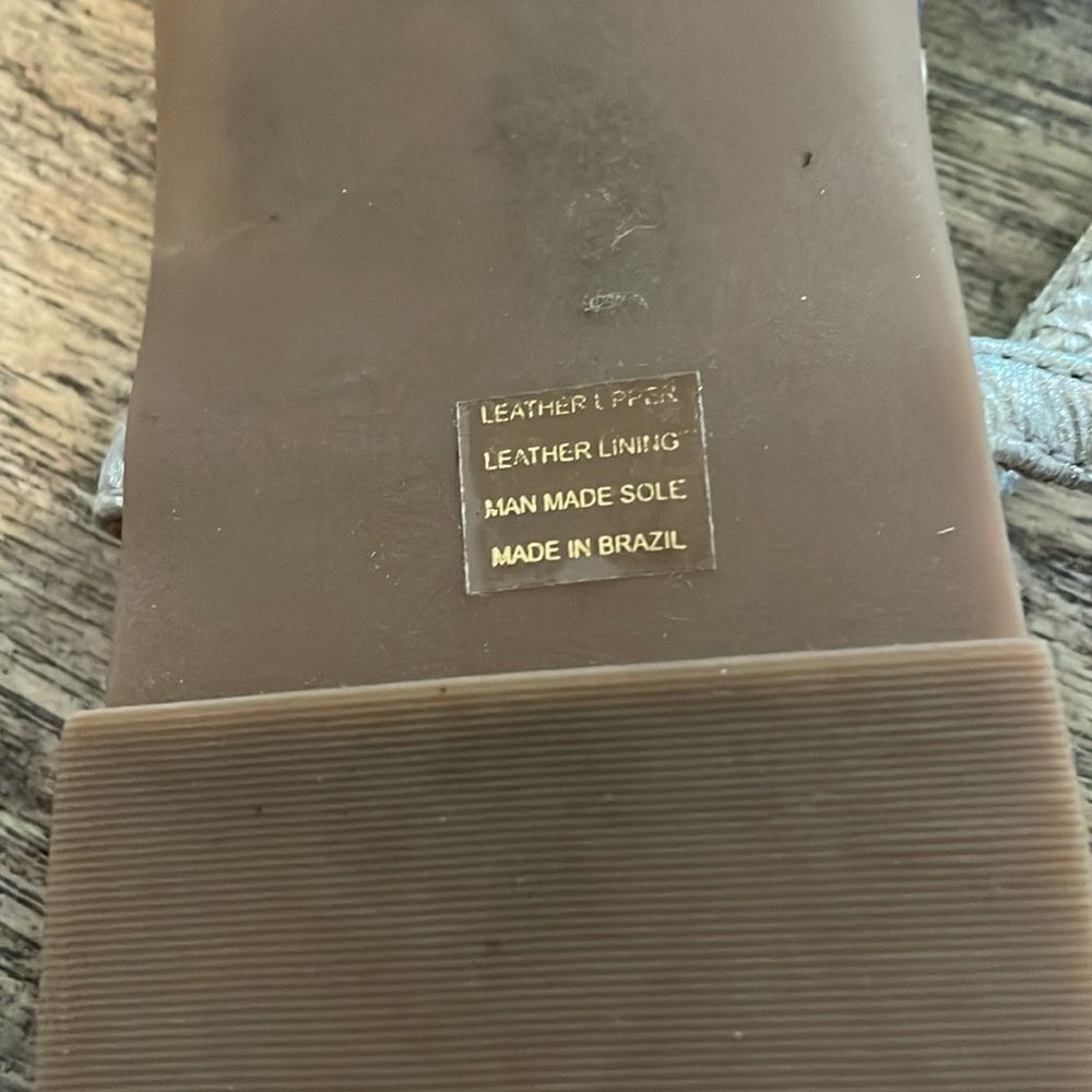 Tory Burch Silver Quilted Marion T-strap sandals - Picture 9 of 9